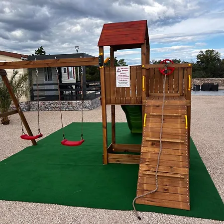 Kemping Auto-kamp Dvije Suze 4 *