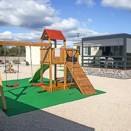 Auto-kamp Dvije Suze 4 Bristane