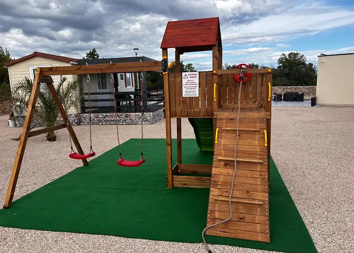 אתר קמפינג Auto-kamp Dvije Suze 4 *