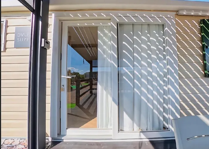 Auto-kamp Dvije Suze 4 אתר קמפינג